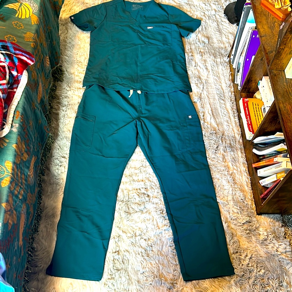Figs turquoise basic scrub set L top and XL bottoms